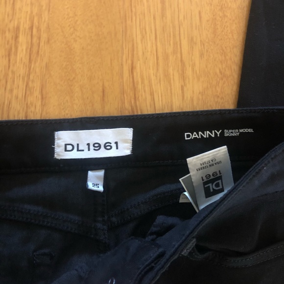DL1961 Danny Super Model Skinny Jeans Riker Black - Picture 3 of 6